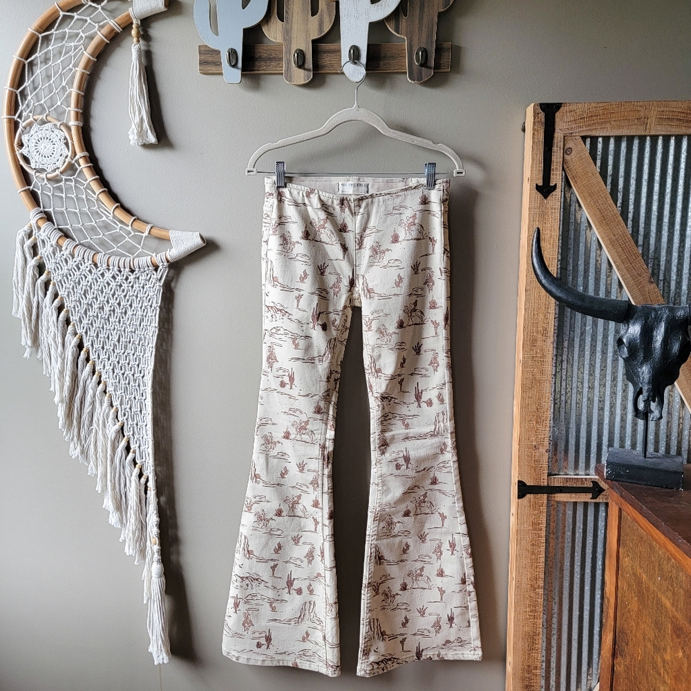 We The Free | Penny Pull-On Cactus Cowboy Western Printed Flare Jeans Nwt